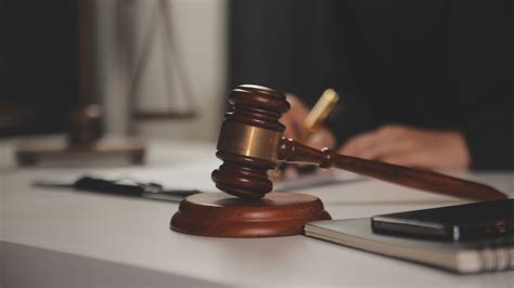 Новые правила для бизнеса: ответственность за содержание, создаваемое нейросетями