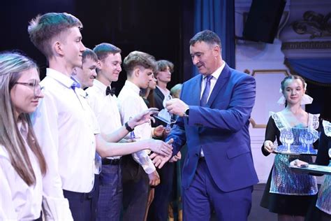 В Менделеевске наградят лучших выпускников ЕГЭ крупными денежными премиями